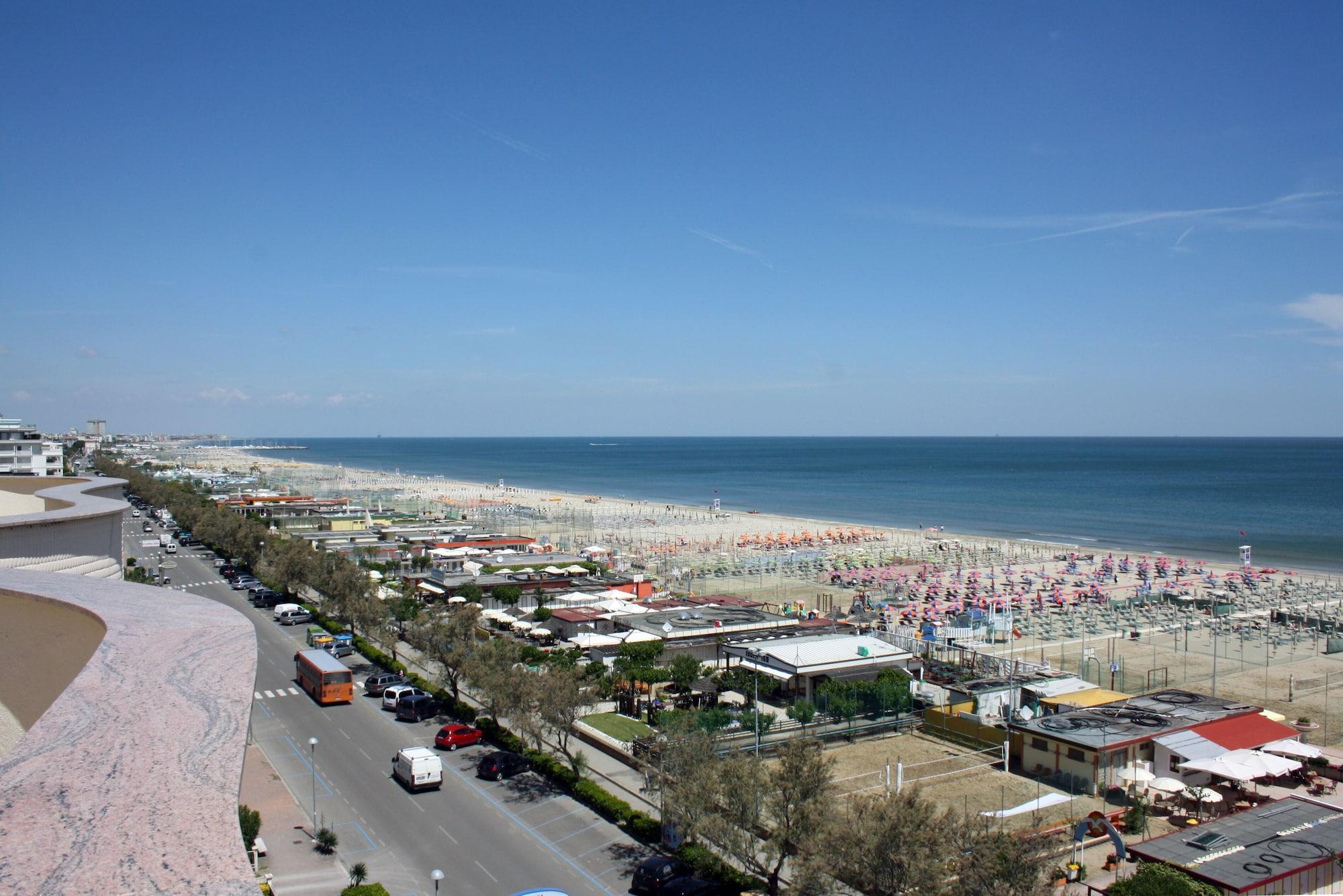Universal Hotel Cervia Exterior photo