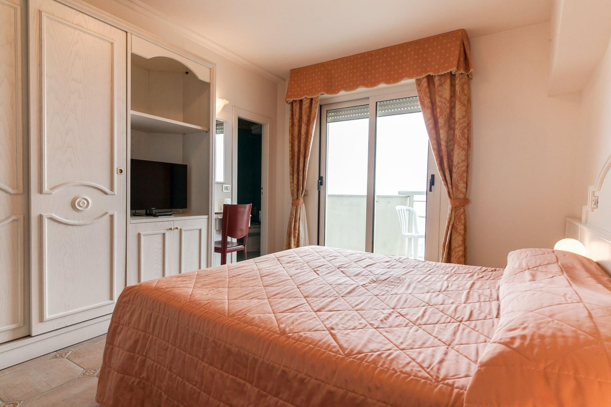 Universal Hotel Cervia Exterior photo