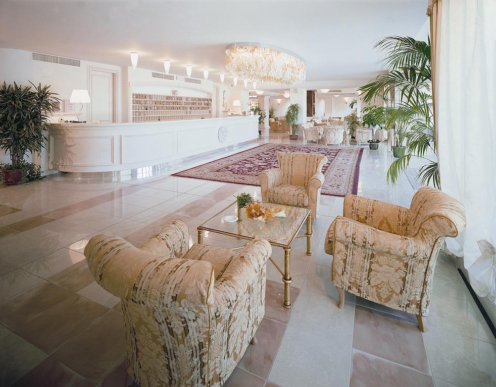 Universal Hotel Cervia Exterior photo
