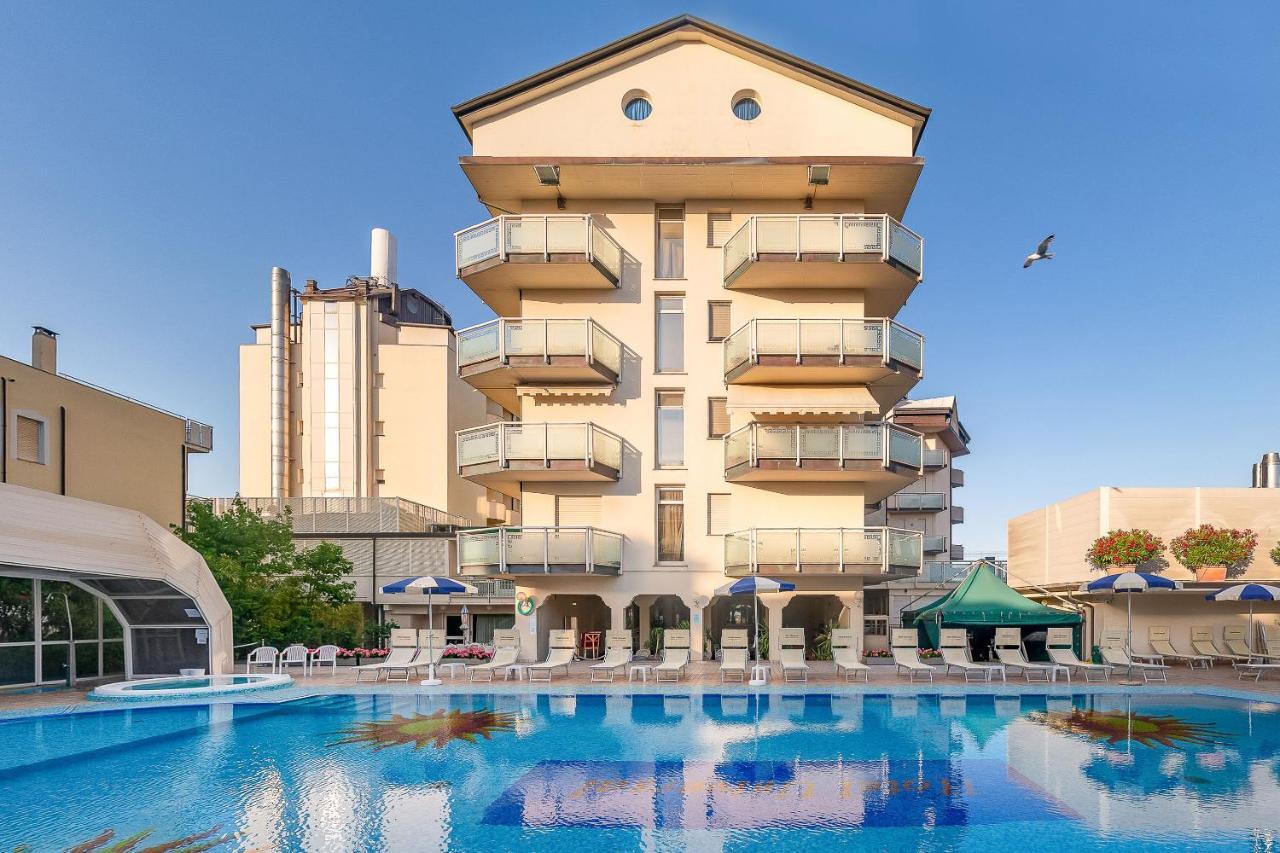 Universal Hotel Cervia Exterior photo