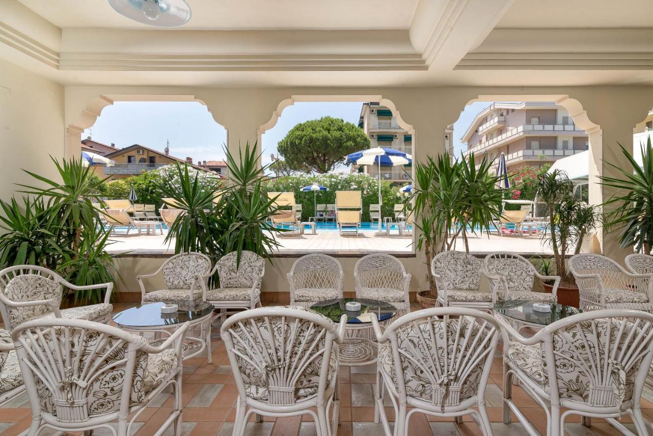 Universal Hotel Cervia Exterior photo