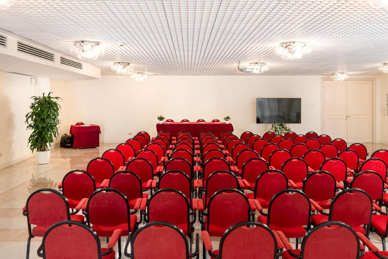 Universal Hotel Cervia Exterior photo