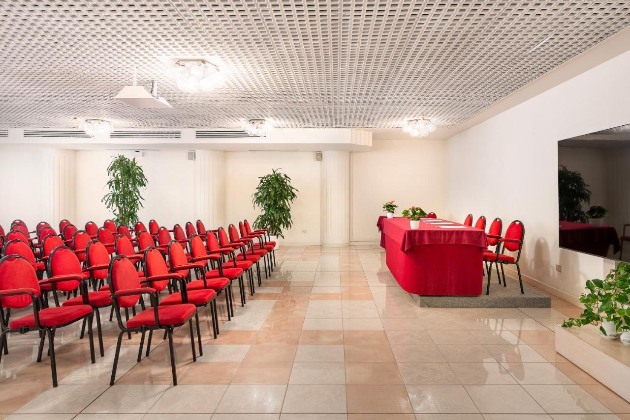 Universal Hotel Cervia Exterior photo