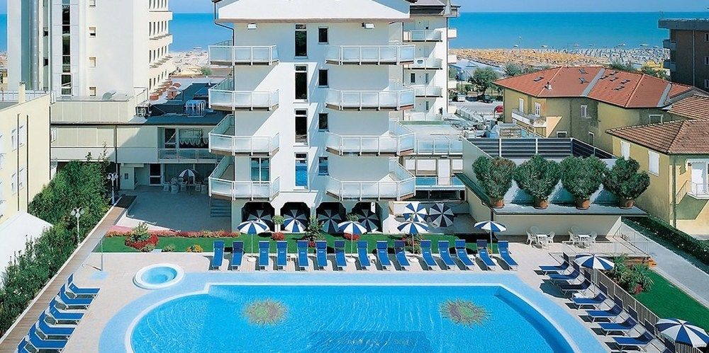 Universal Hotel Cervia Exterior photo